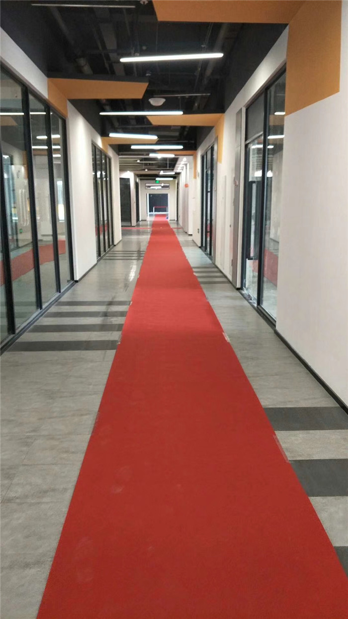 辦公室裝修使用定制辦公家具應該注意什么？