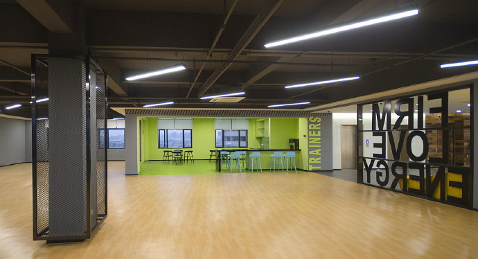 辦公室設(shè)計時巧妙應(yīng)用色彩搭配，讓辦公室更個性！