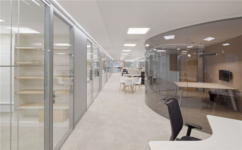 極簡風格辦公室設計，把純凈體現(xiàn)到較高程度！