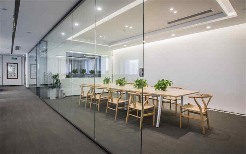 上海辦公室裝修預(yù)算多少合適？2025最新裝修指南不踩坑
